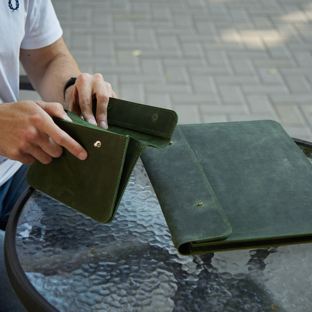 Set cadou: Neat husa de laptop + Organizator pentru cabluri Keep