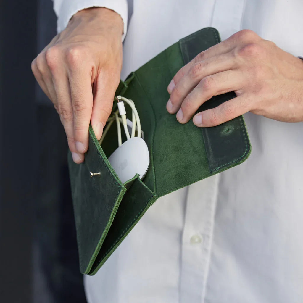 Keep Charger, Cable, and Mouse Organizer in vintage leather - INCARNE® Global