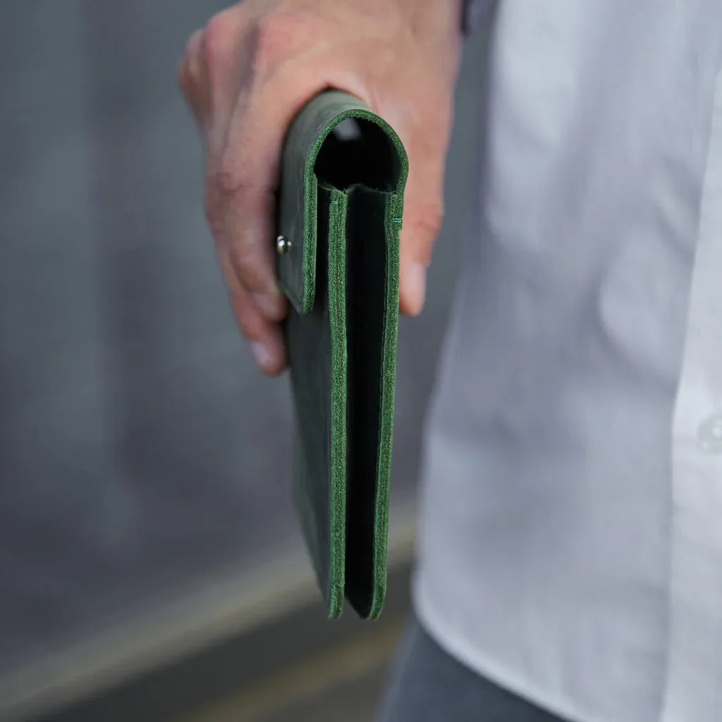 Keep Charger, Cable, and Mouse Organizer in vintage leather - INCARNE® Global