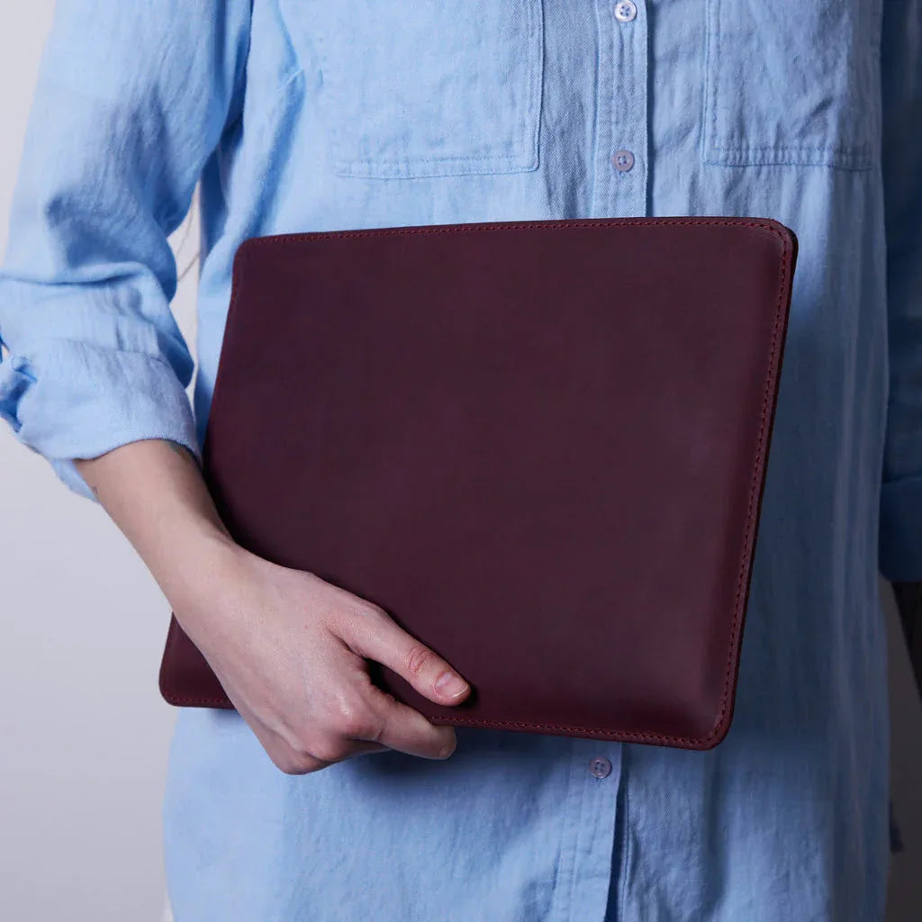 Gamma Plus Laptop Sleeve, Burgundy (vintage) - INCARNE® Global