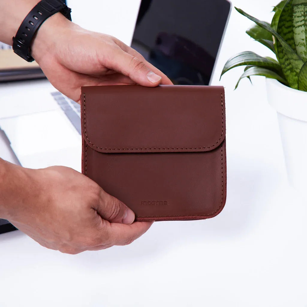 Wander Cable, Charger, Mouse Organizer in Classic Leather - INCARNE® Global