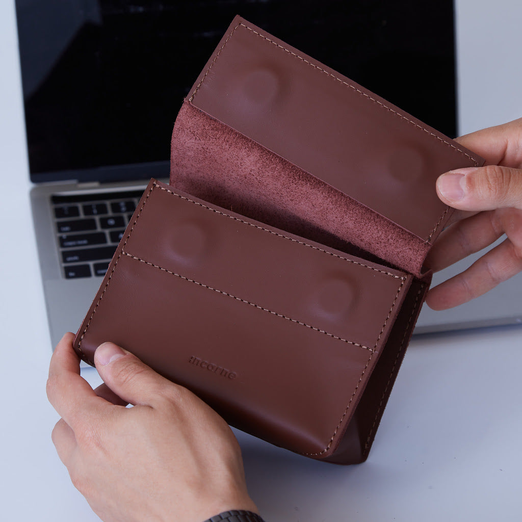 Wire Keeper Organizer na kable, mysz i adaptery z klasycznej skóry