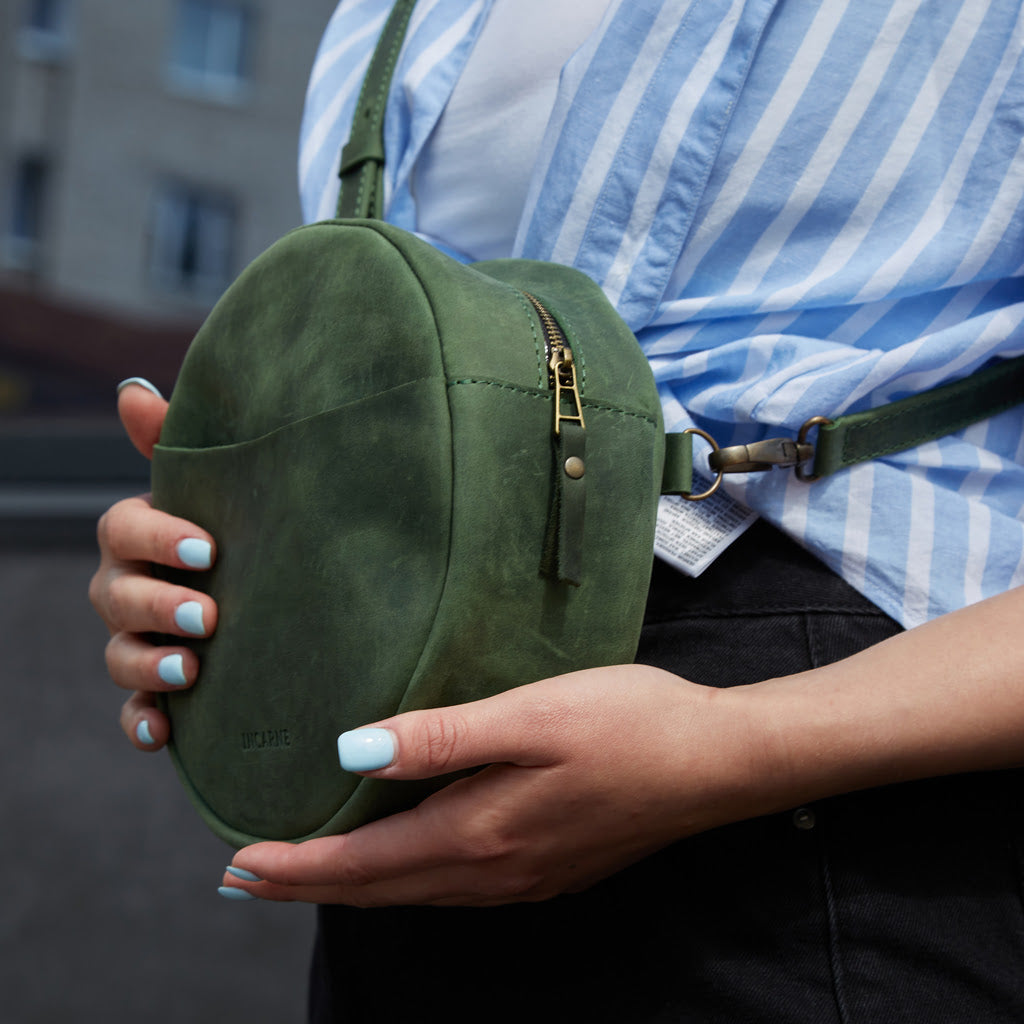 New Harley round crossbody bag in Crazy Horse leather