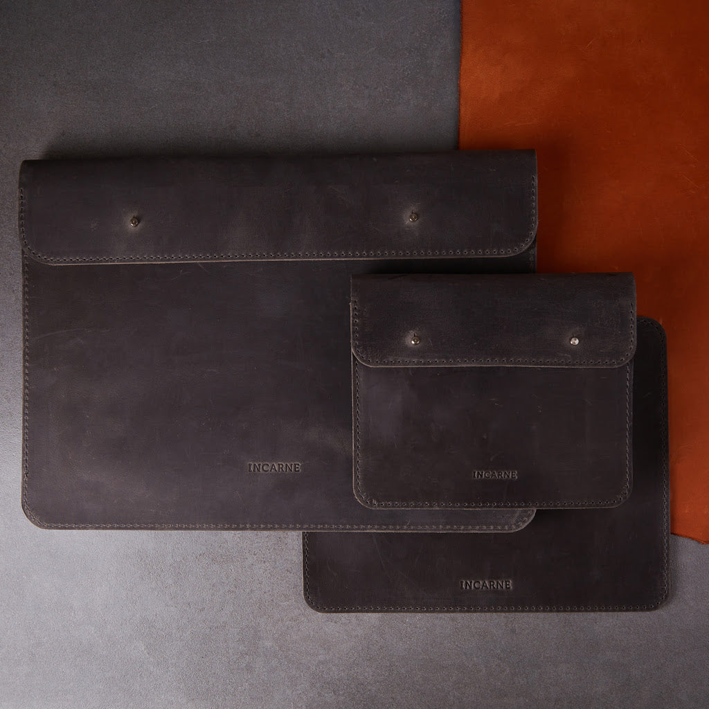 Set cadou: Neat husa de laptop + organizator pentru cabluri Keep + mousepad Word