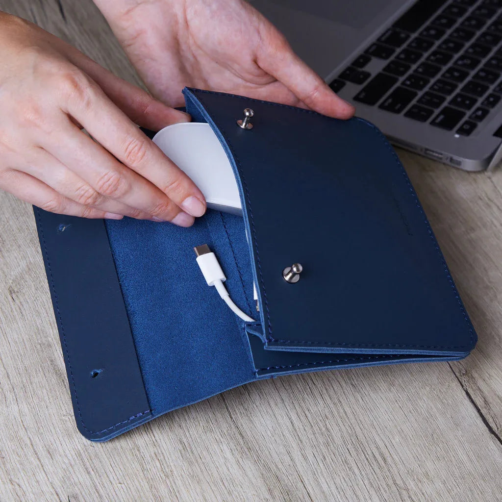 Keep Charger, Cable, and Mouse Organizer in classic leather - INCARNE® Global