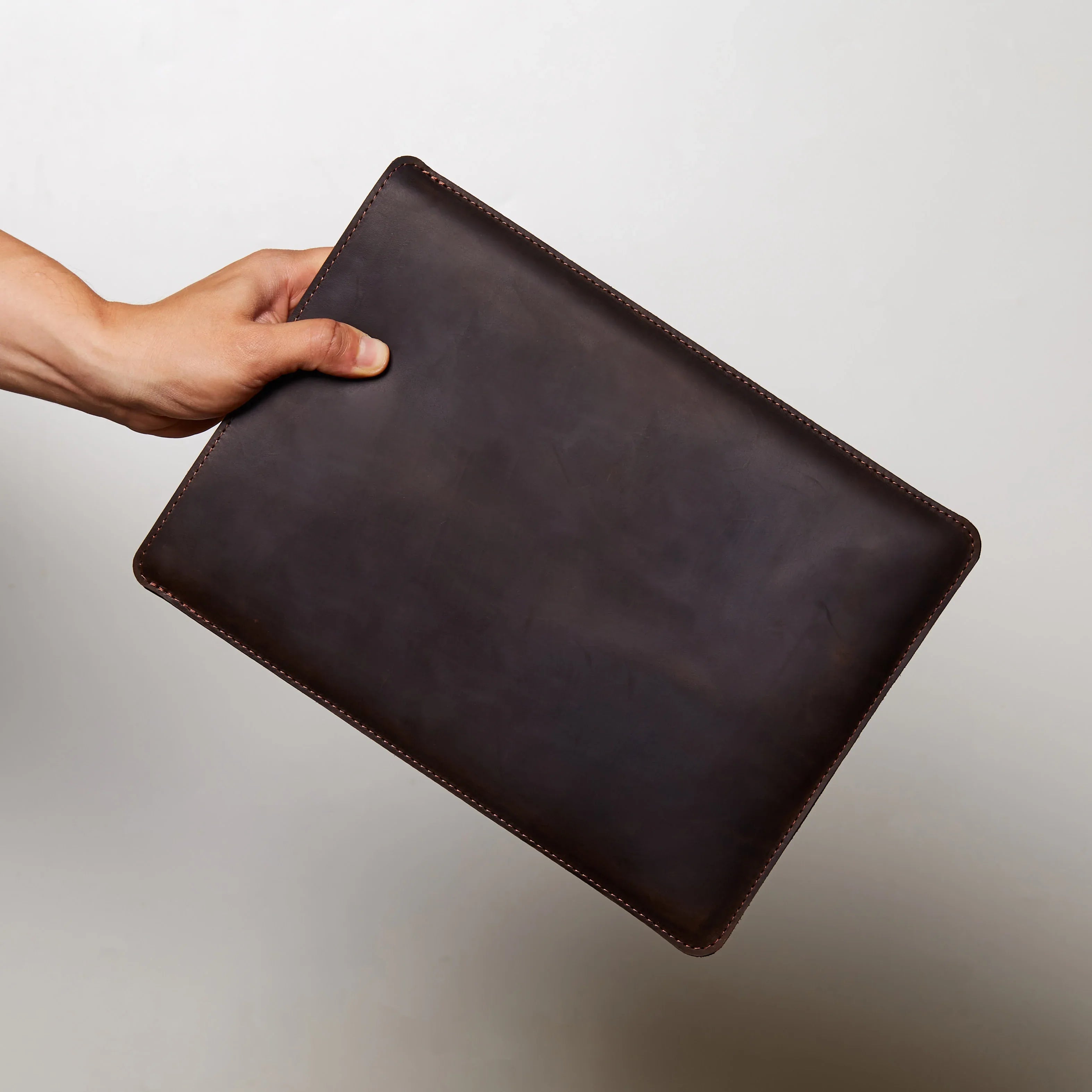 Free Port Plus Laptop Sleeve, Brown (vintage) - INCARNE® Global