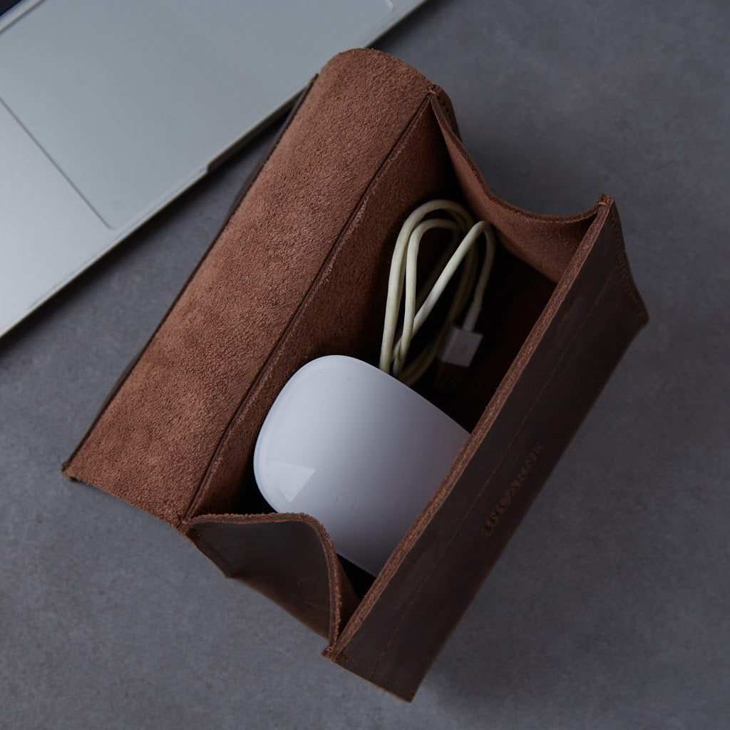 Wire Keeper skórzany organizer na kable, mysz, adaptery