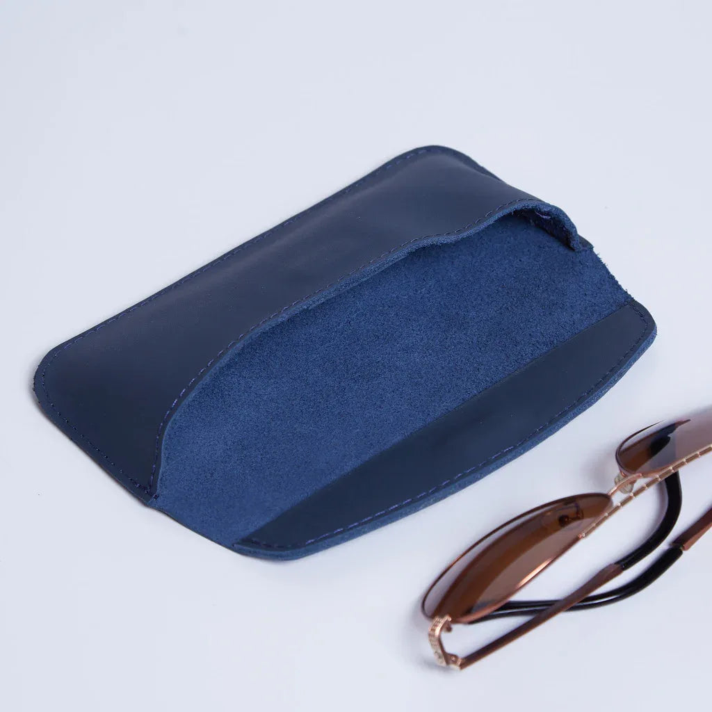 Ellet classic leather eyeglass case - INCARNE® Global