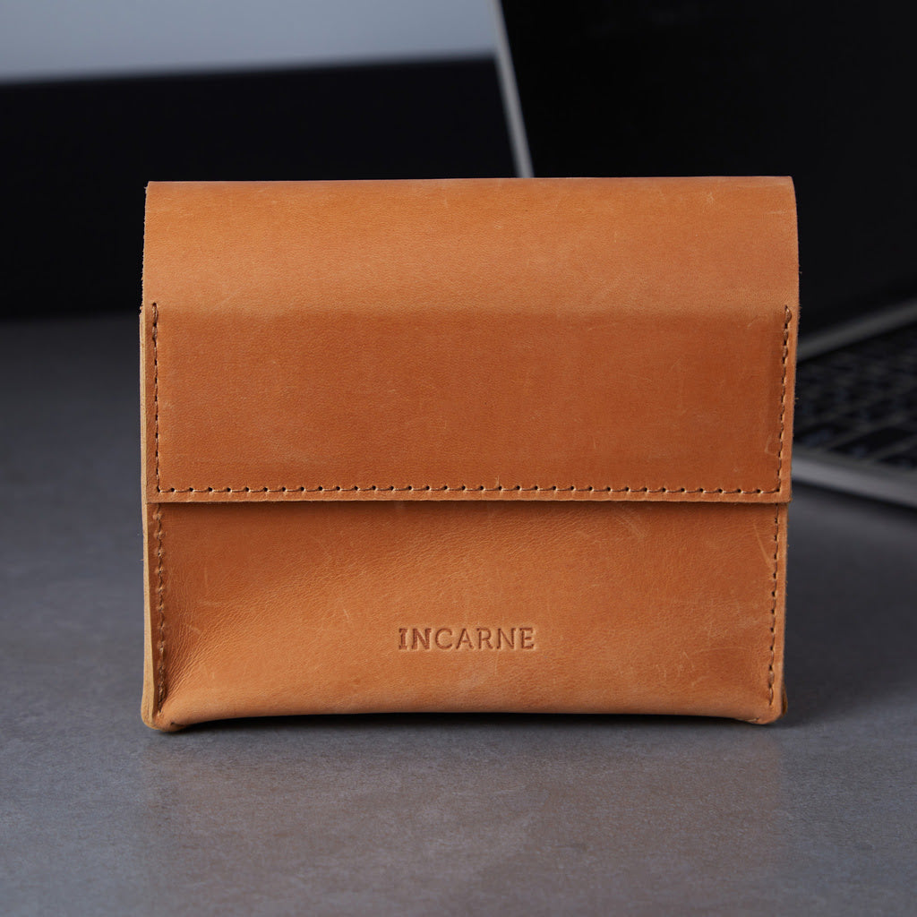 Wire Keeper skórzany organizer na kable, mysz, adaptery