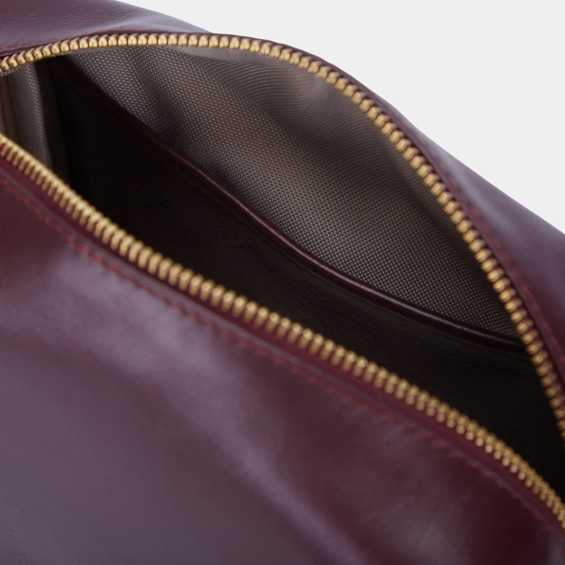 Mirage Large Cosmetic Bag, burgundy - INCARNE® Global