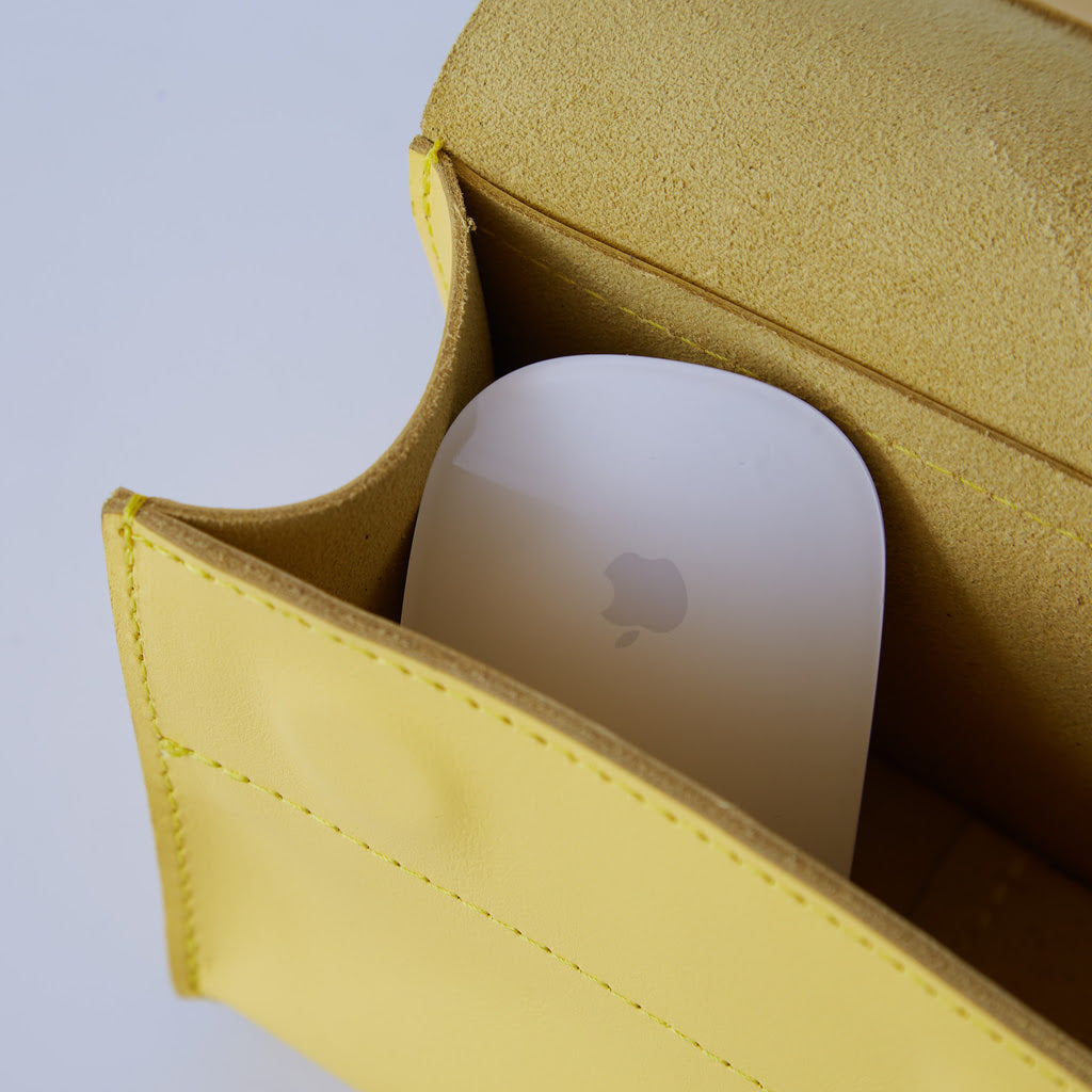 Wire Keeper Organizer na kable, mysz i adaptery z klasycznej skóry