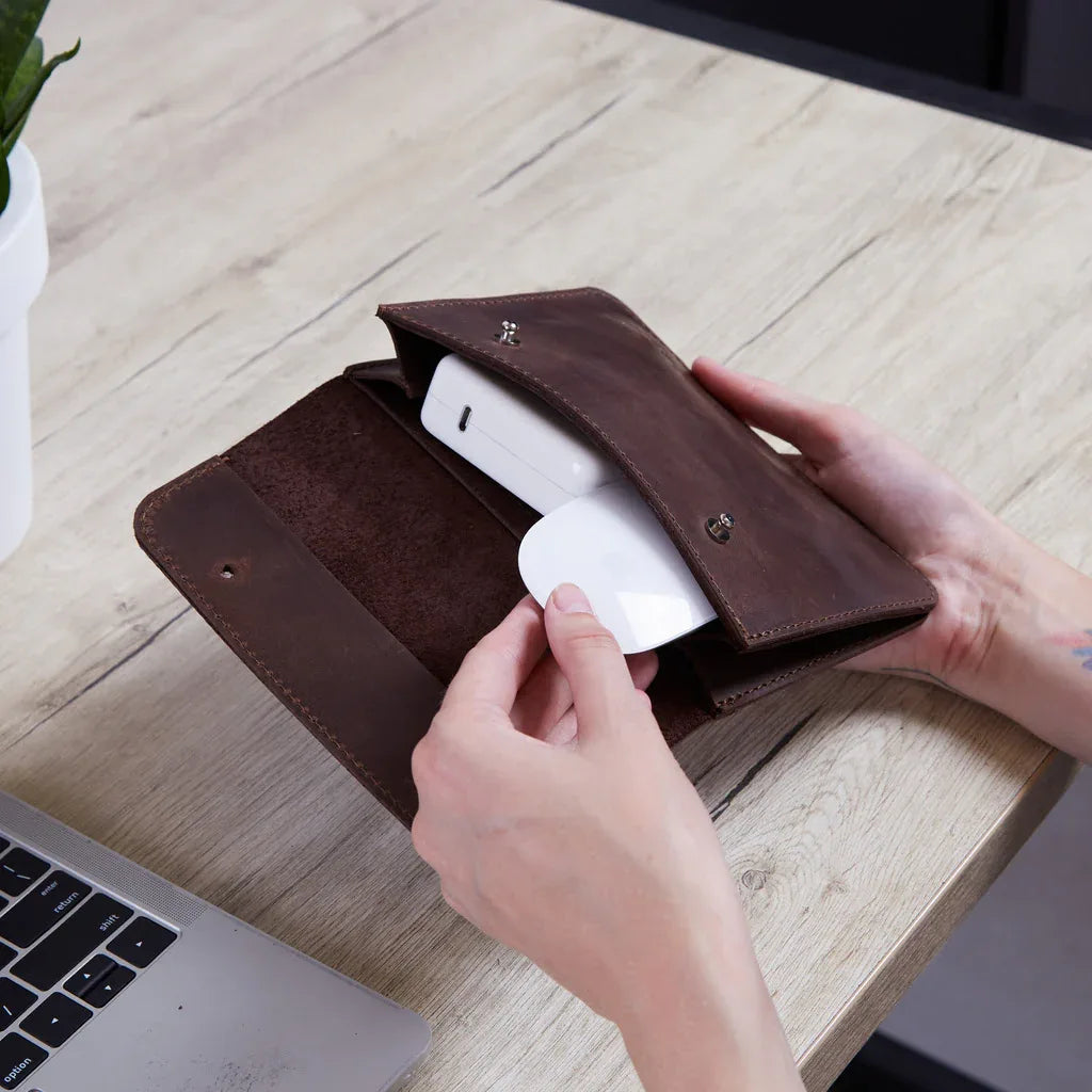 Keep Charger, Cable, and Mouse Organizer in vintage leather - INCARNE® Global