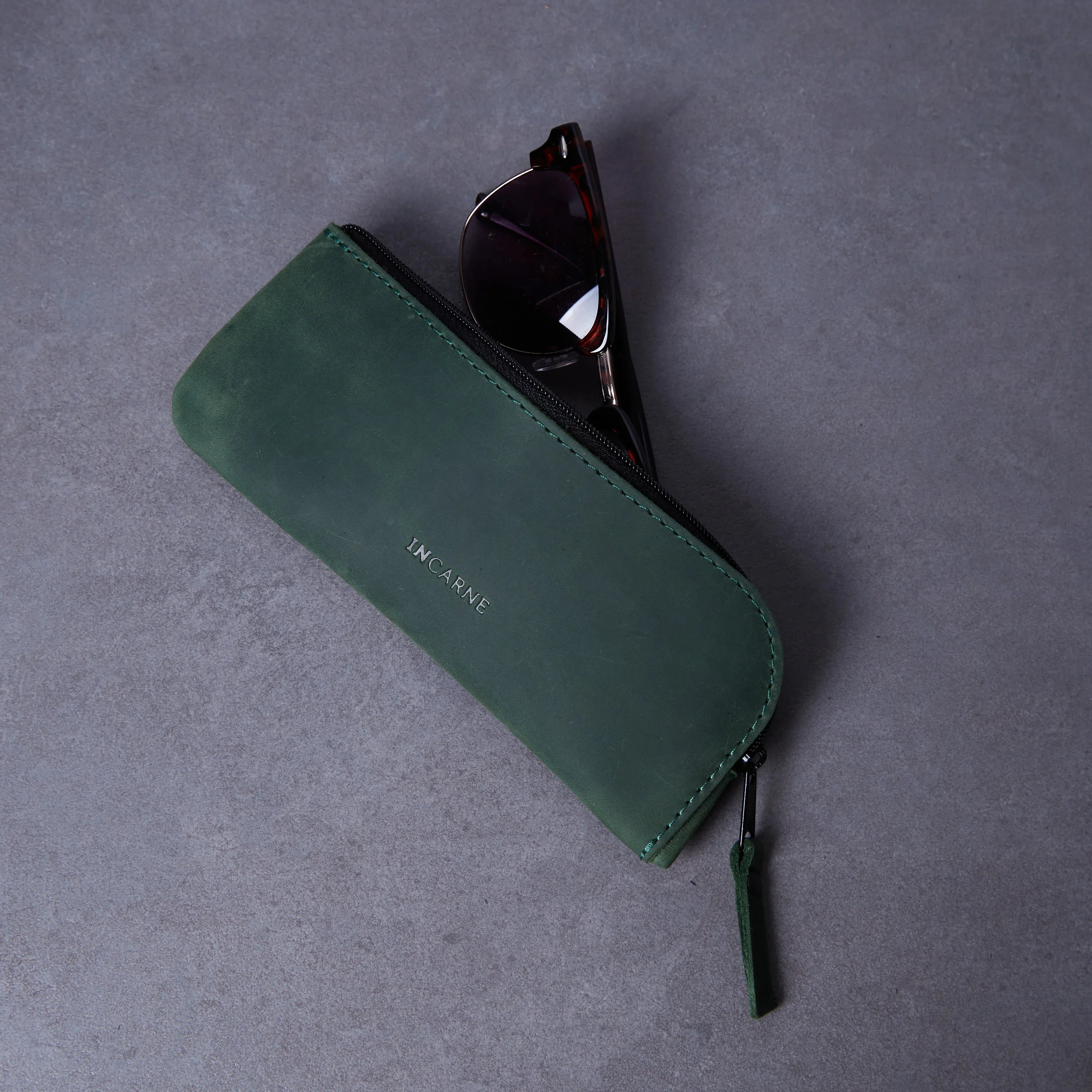 Leaf glasses case - INCARNE® Ukraine