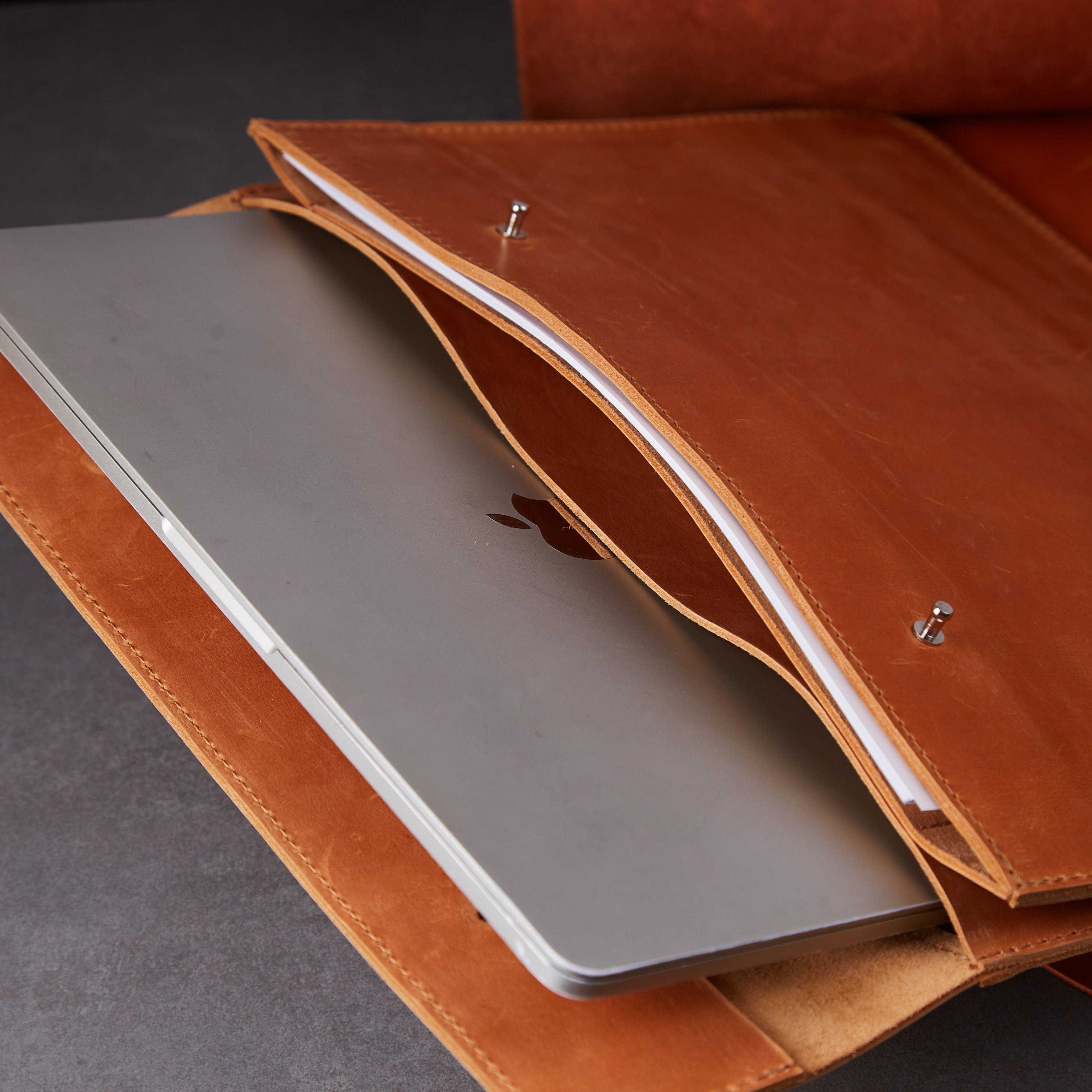 Husă pentru laptop Neat, Cognac (vintage)
