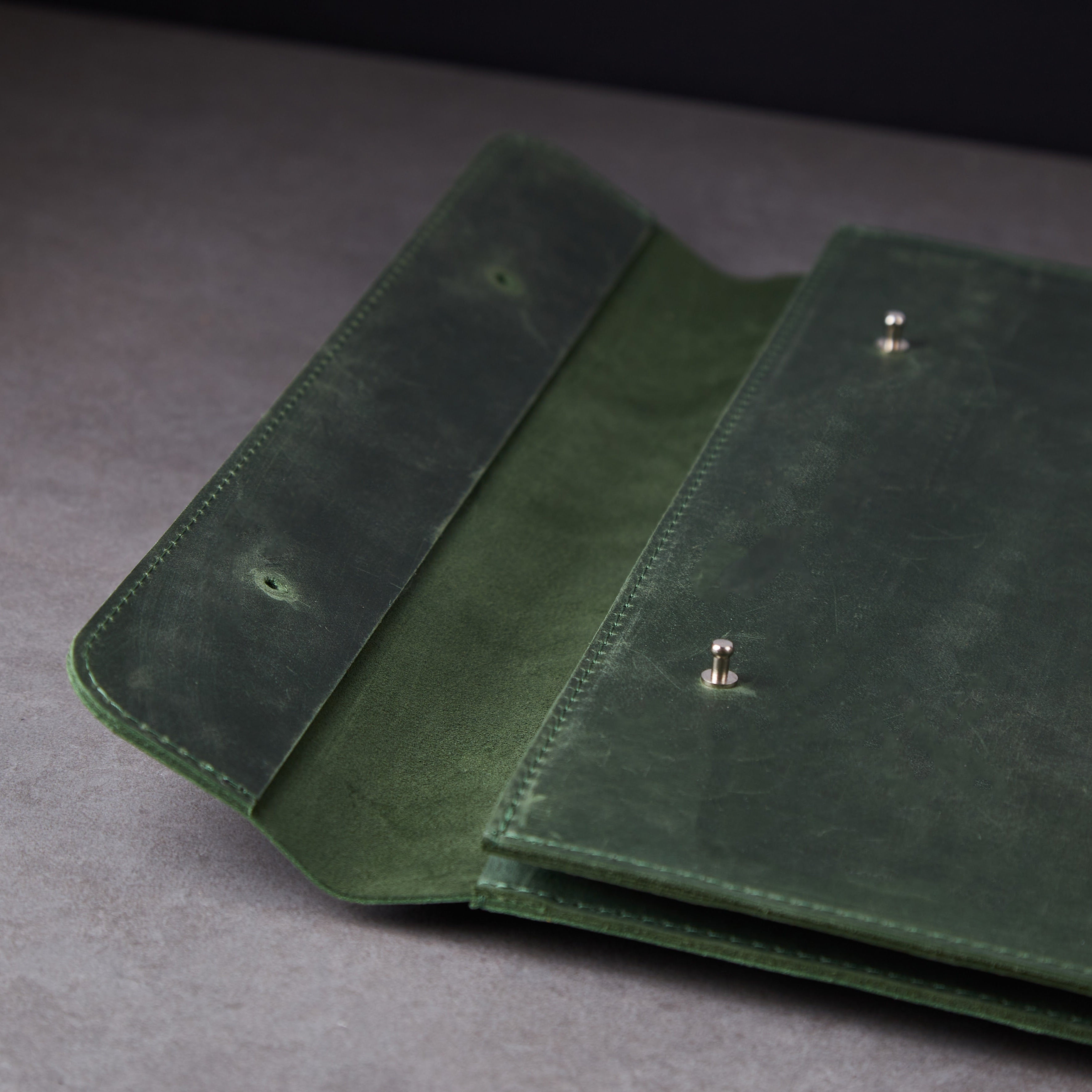 Elegancka zielona (vintage) torba na laptopa