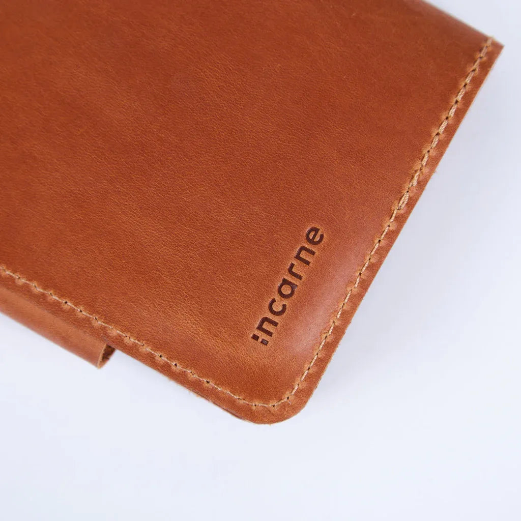 Smart Journey Vintage Leather Passport Cover for Travel with AirTag and Cards Holders - INCARNE® Global
