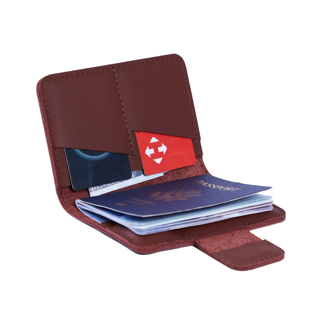Etui na paszport Smart Journey do podróży z uchwytem AirTag i kartami wykonane z klasycznej skóry