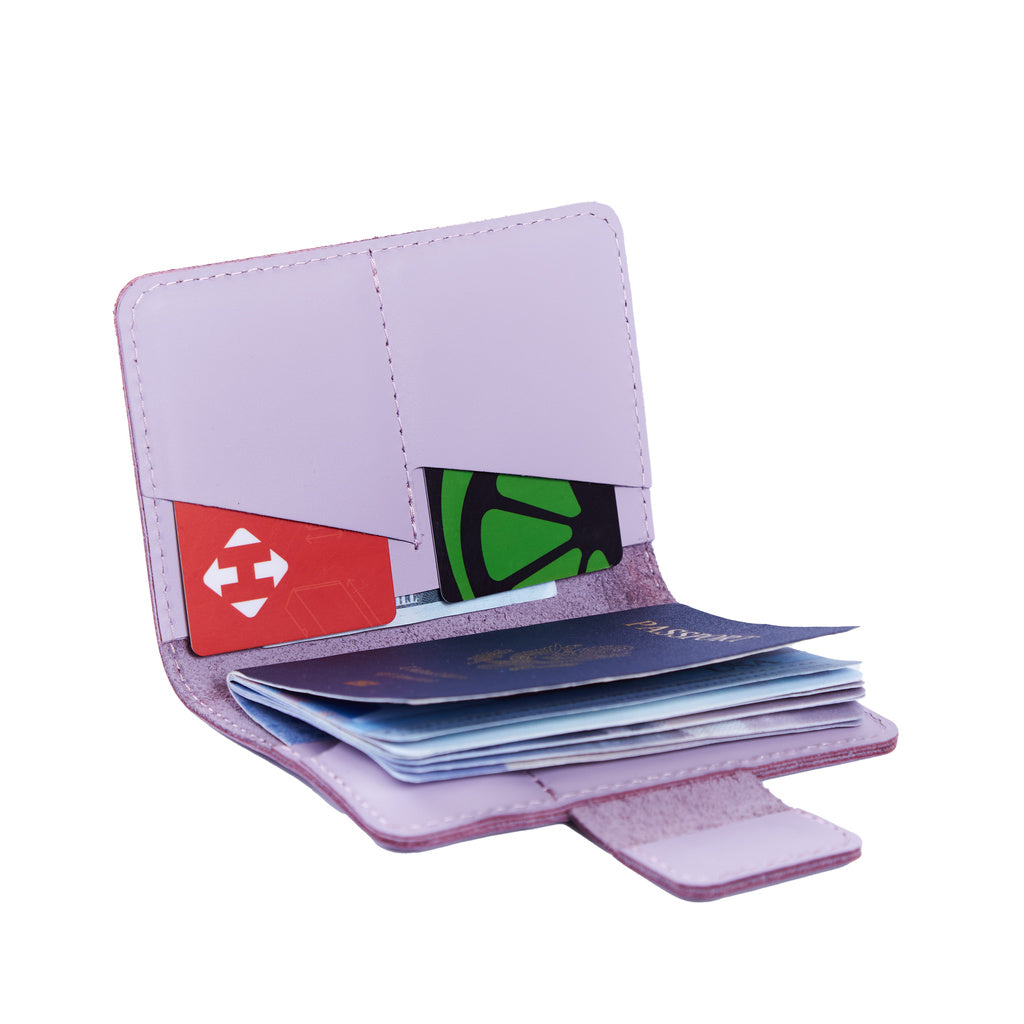Etui na paszport Smart Journey do podróży z uchwytem AirTag i kartami wykonane z klasycznej skóry