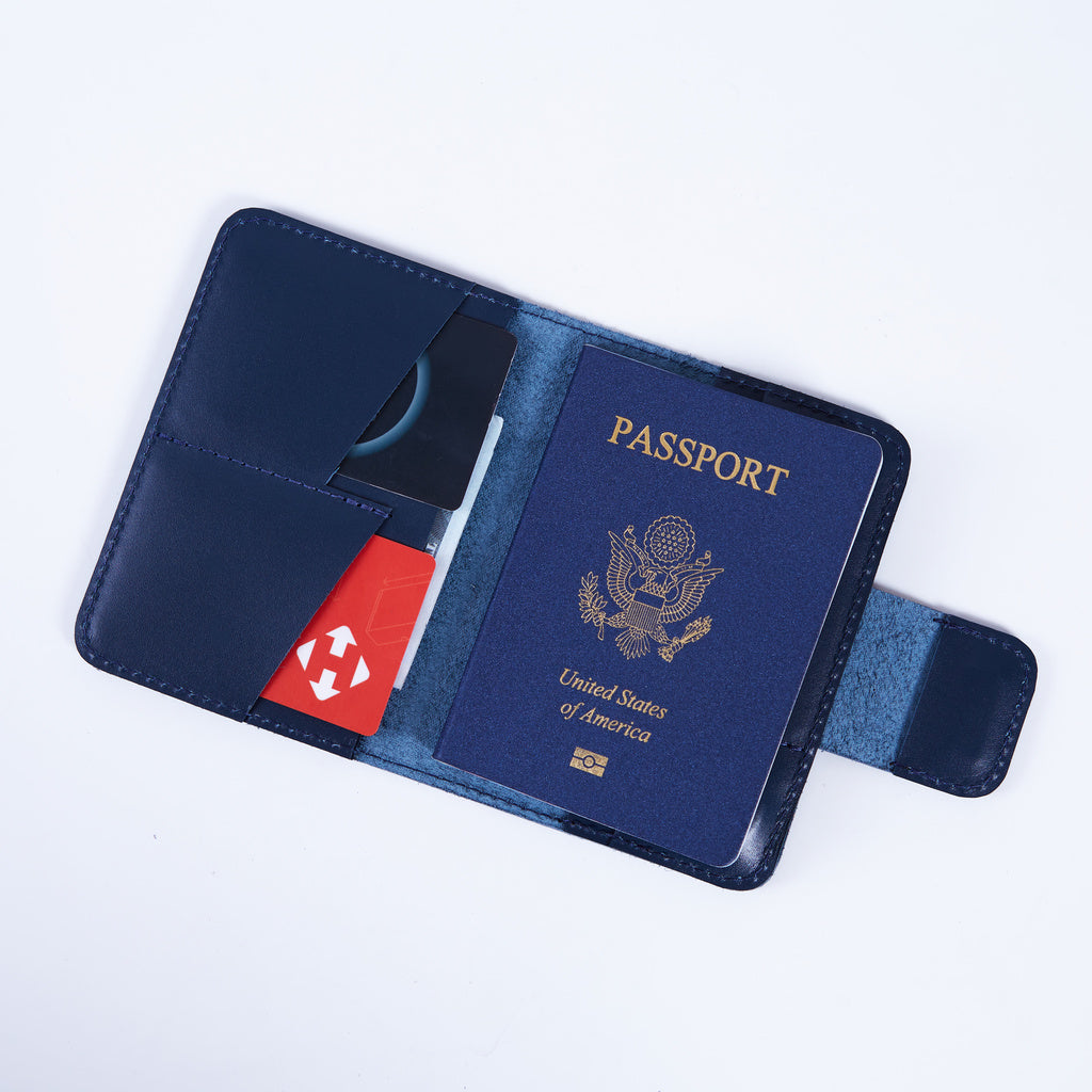 Etui na paszport Smart Journey do podróży z uchwytem AirTag i kartami wykonane z klasycznej skóry