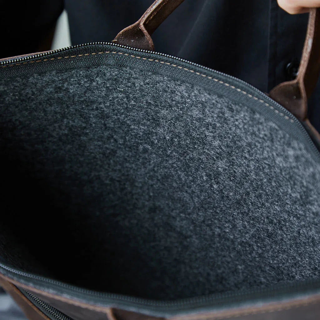 Maryland Laptop Sleeve with a Plastic Zipper - INCARNE® Global