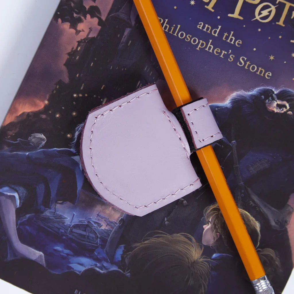 Magnetic bookmark made from classic leather - INCARNE® Global