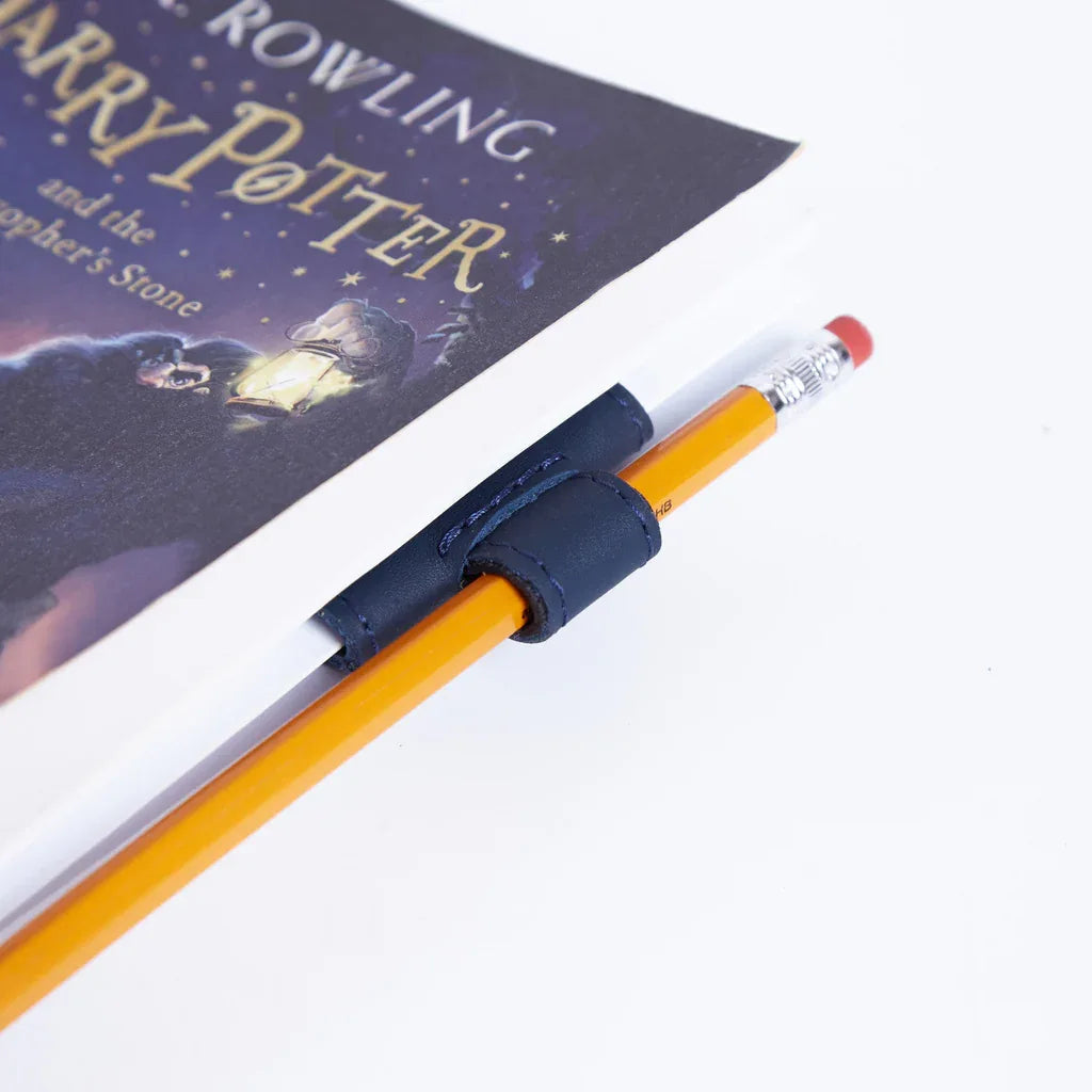 Magnetic bookmark made from classic leather - INCARNE® Global