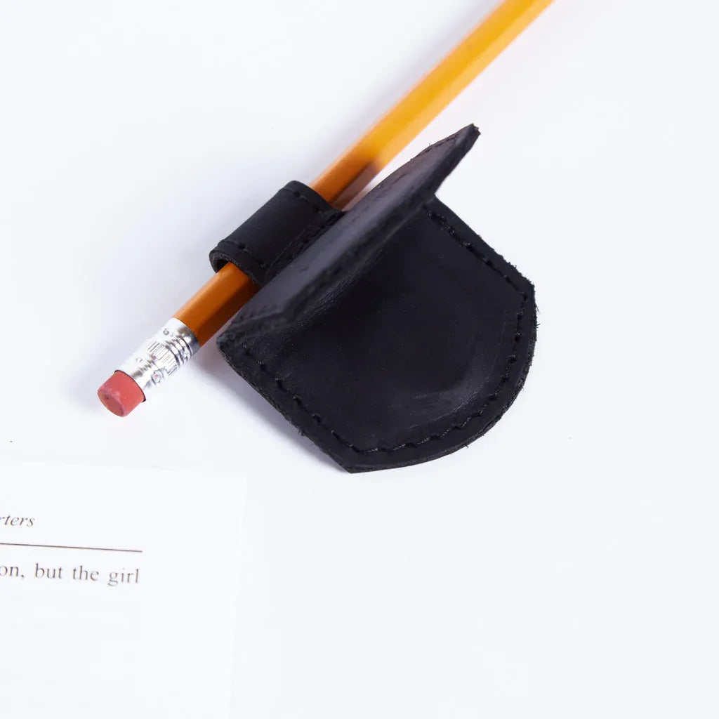 Magnetic bookmark made from vintage leather - INCARNE® Global