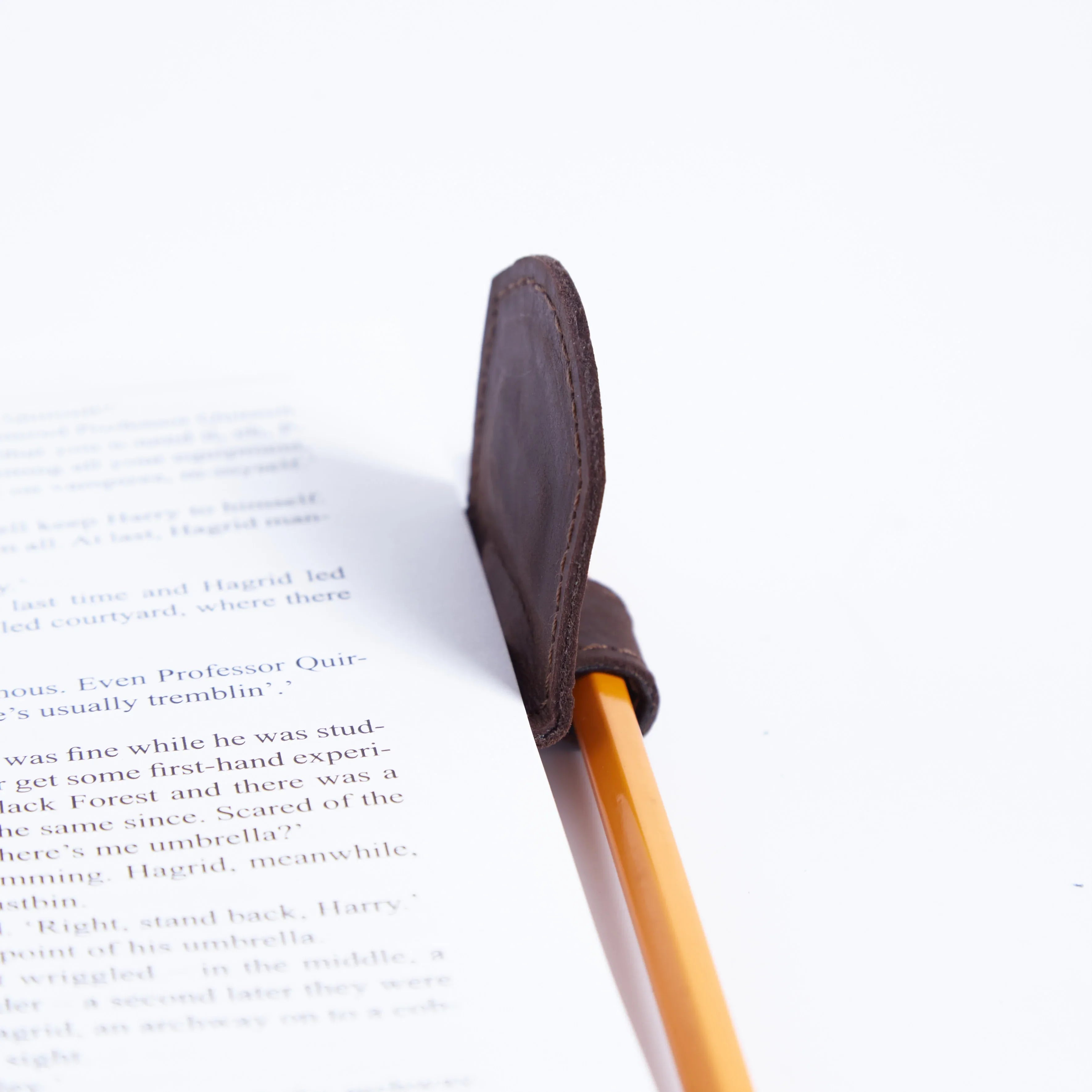 Magnetic bookmark Book Tag - INCARNE® Ukraine