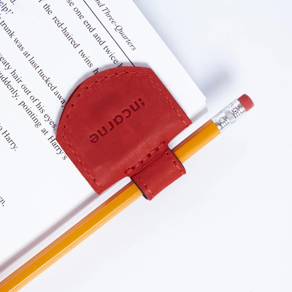 Magnetic bookmark made from vintage leather - INCARNE® Global