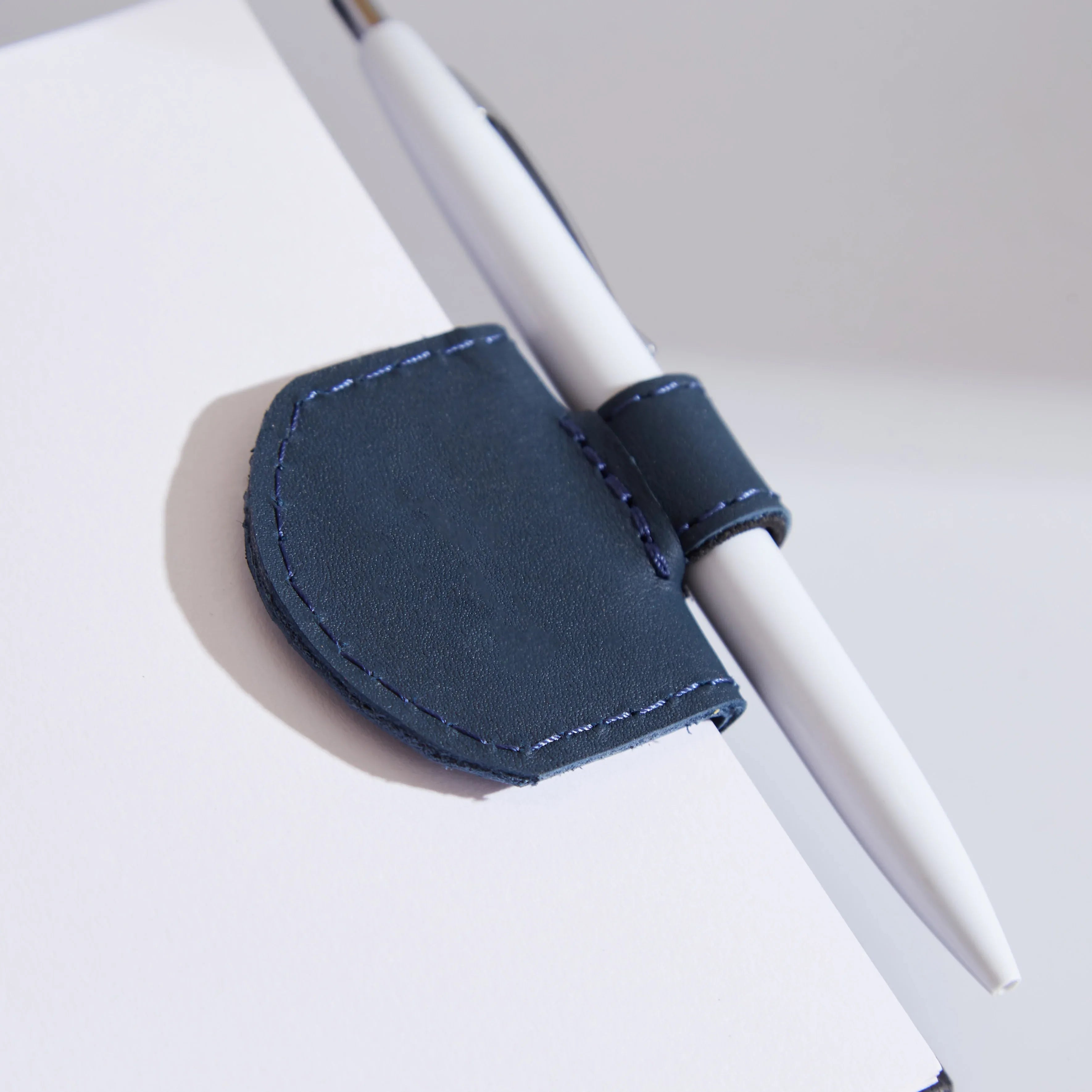 Magnetic bookmark Book Tag - INCARNE® Ukraine