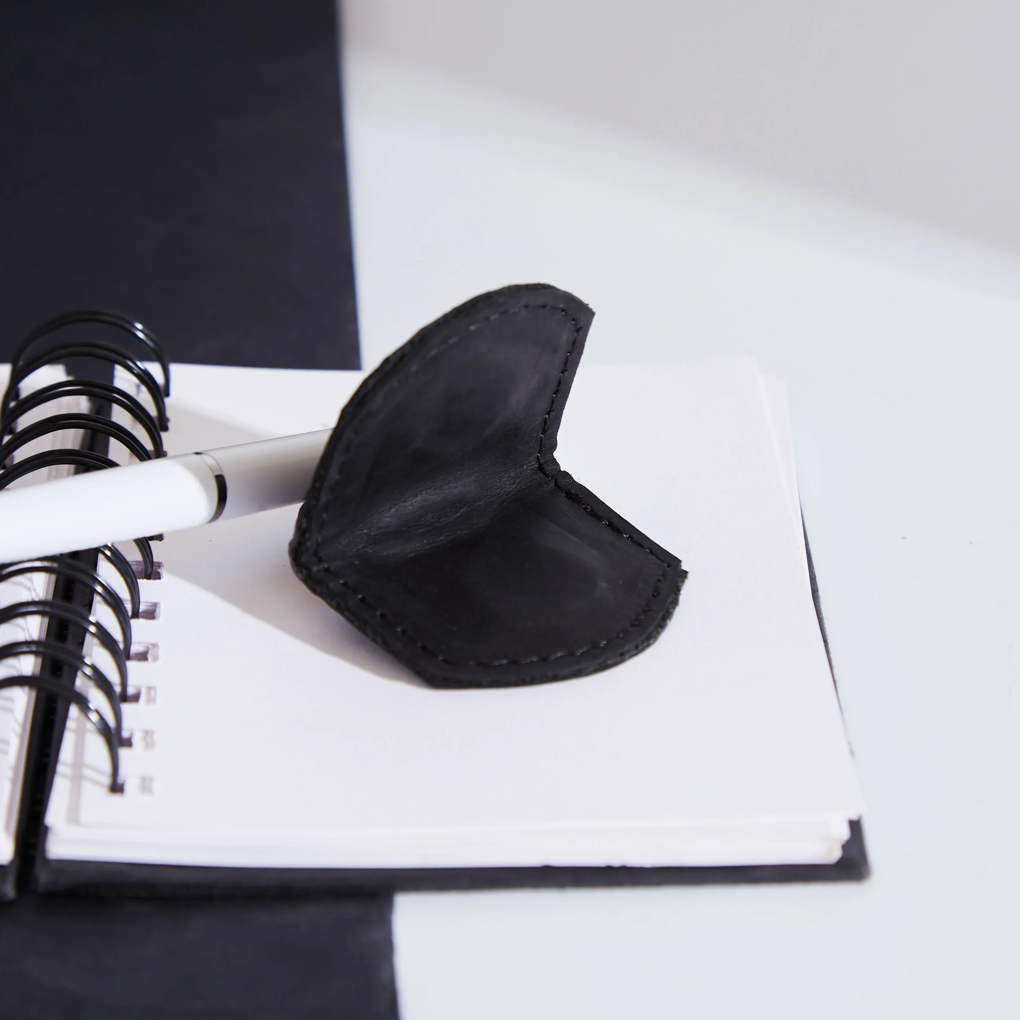 Magnetic bookmark Book Tag - INCARNE® Ukraine