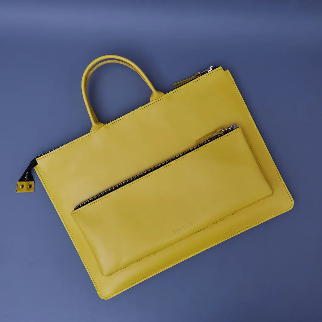 Maryland iPad Pro Sleeve with Handles in classic leather - INCARNE® Global