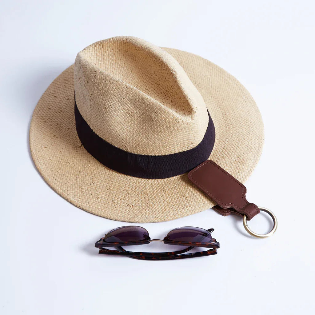 Hat Holder Made from Classic Leather Wander Hat - INCARNE® Global