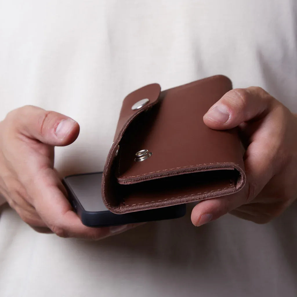 Tobacco organizer Roll Master made from classic leather - INCARNE® Global