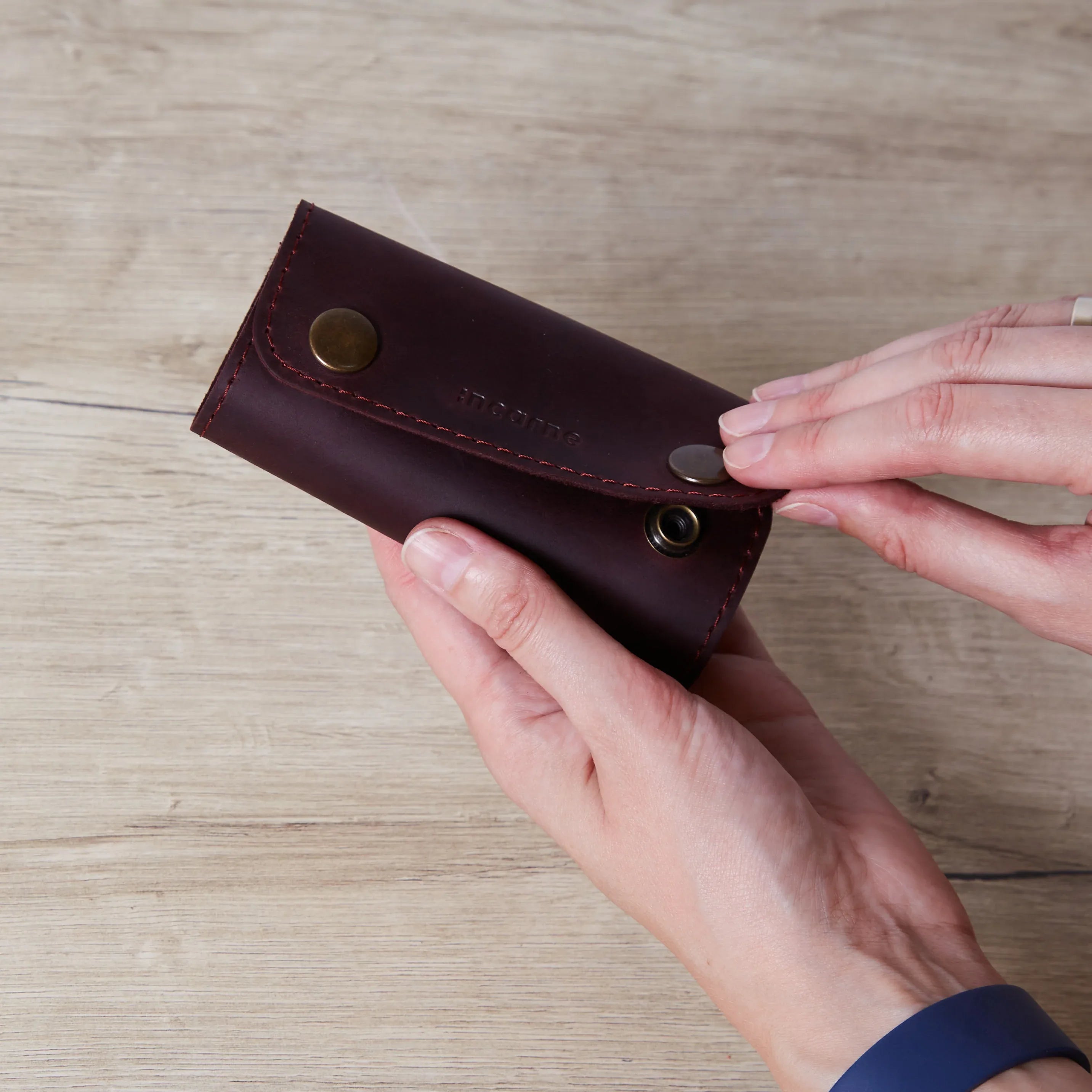 Woody key holder - INCARNE® Ukraine