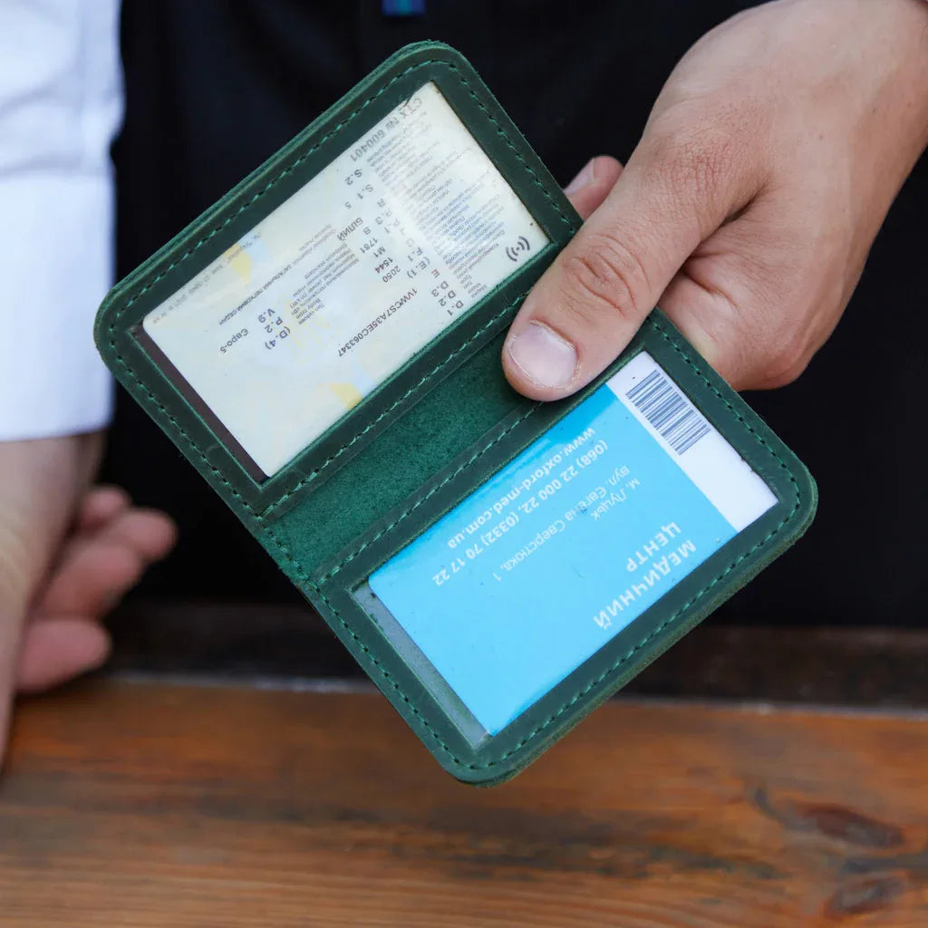 Leather holder for ID card and driver's license - INCARNE® Global