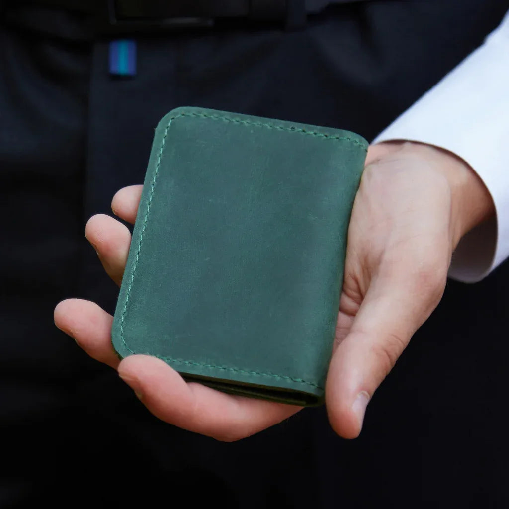 Leather holder for ID card and driver's license - INCARNE® Global