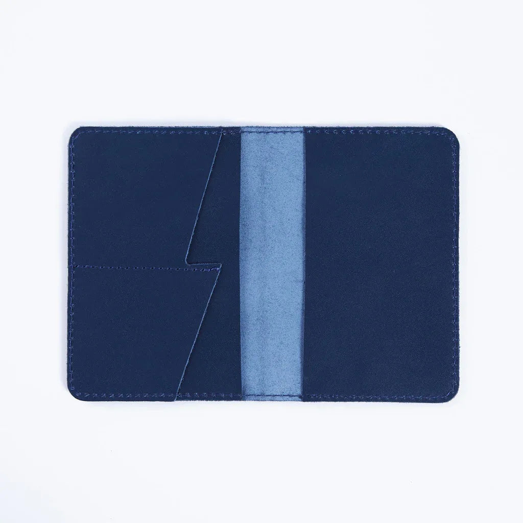 Passport Cover with the national symbol of Canada Made from Classic Leather - INCARNE® Global