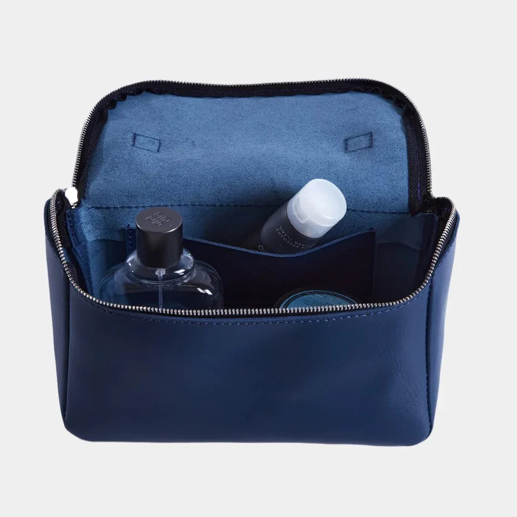 Timeless leather toiletry bag - INCARNE® Ukraine