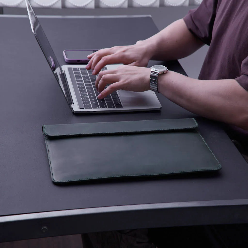 Klouz Case - INCARNE® Ukraine