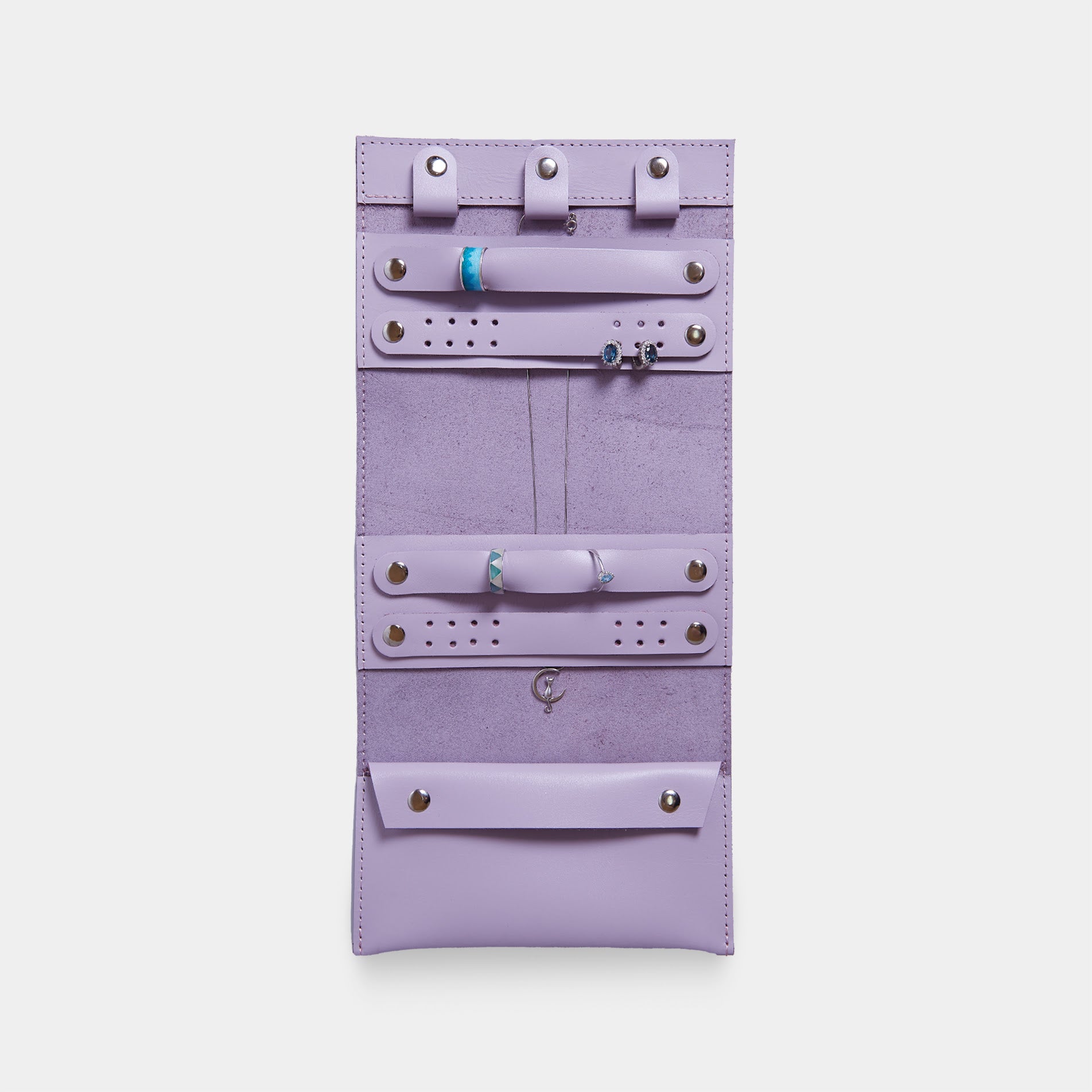 Organizator clasic pentru bijuterii din piele Beauty Weekend