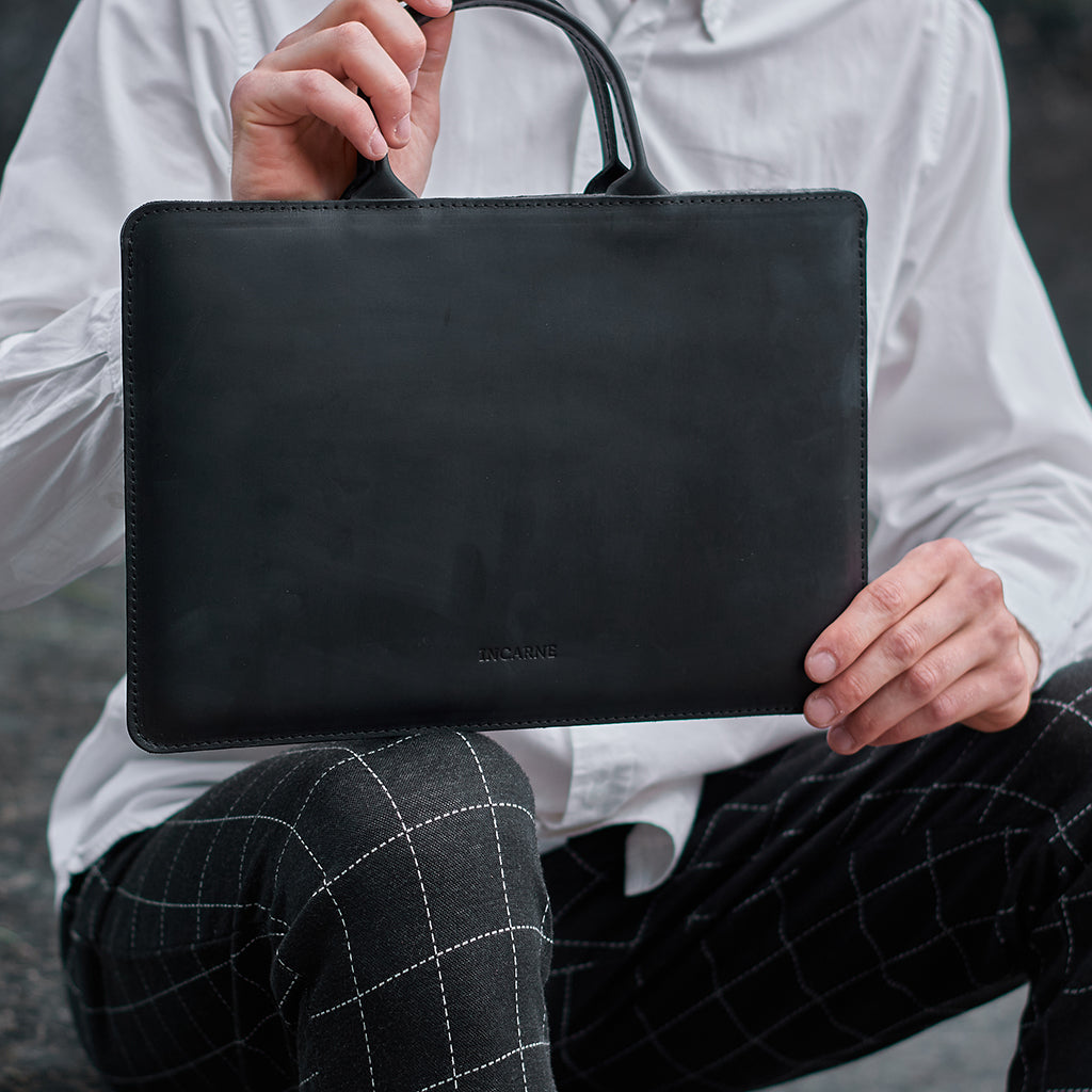 Skórzane etui na laptopa Stem z uchwytami