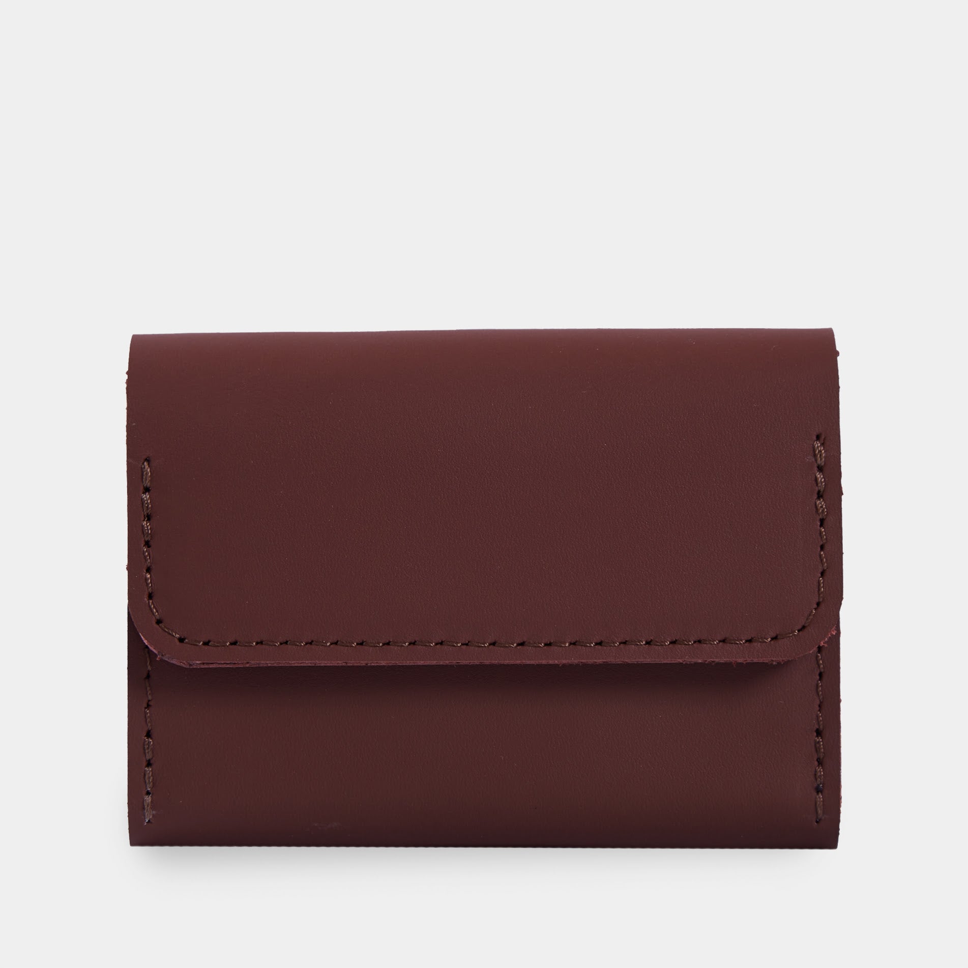 Lean Compact RFID-blocking wallet made of classic leather