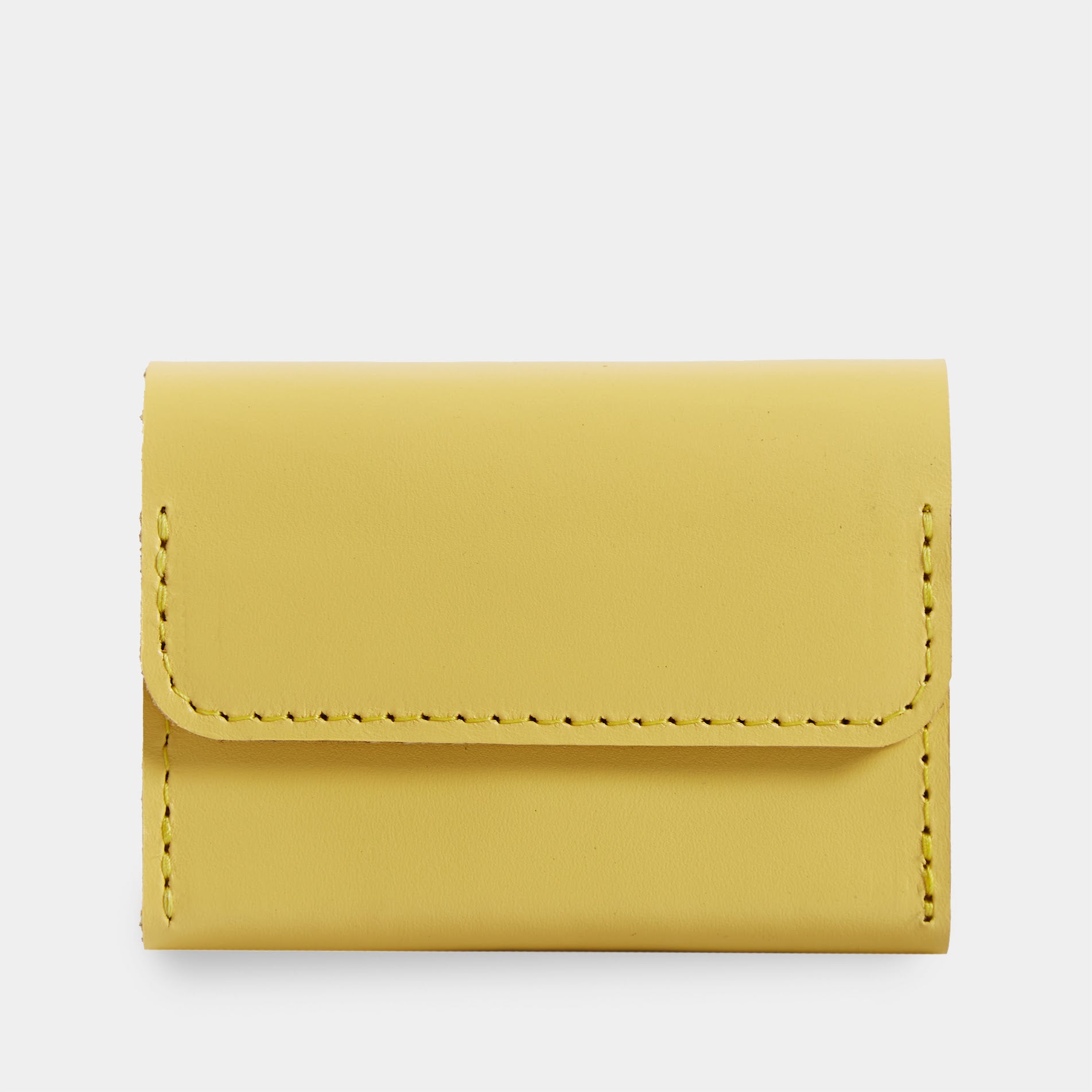 Lean Compact RFID-blocking wallet made of classic leather