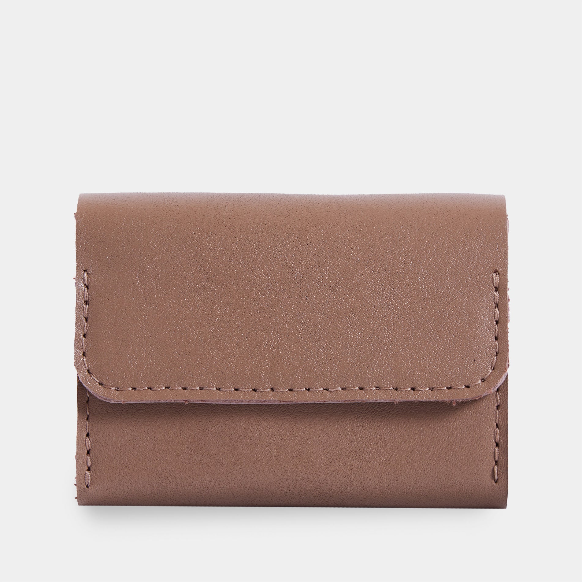 Lean Compact RFID-blocking wallet made of classic leather