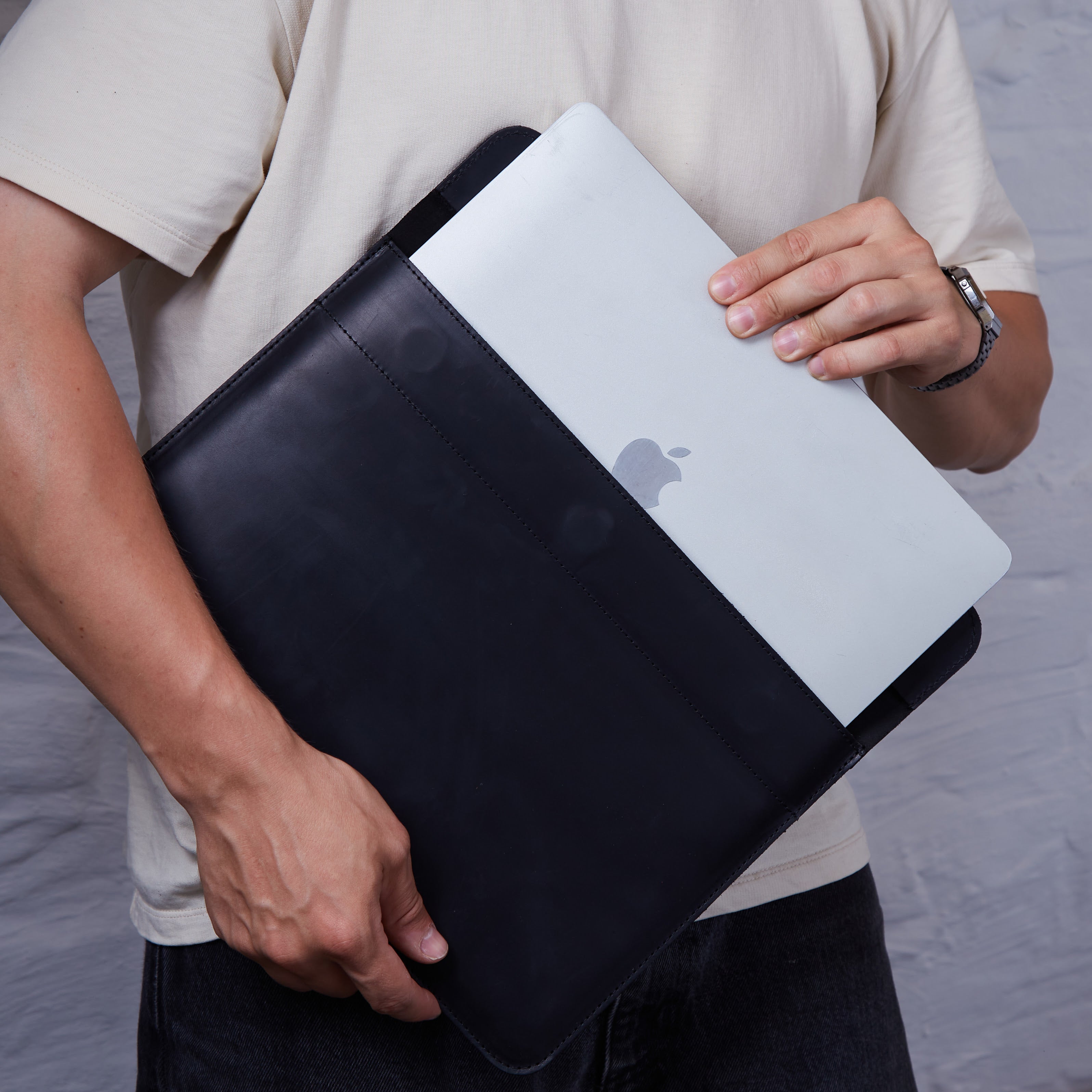 Husă pentru laptop Klouz, neagră (vintage)