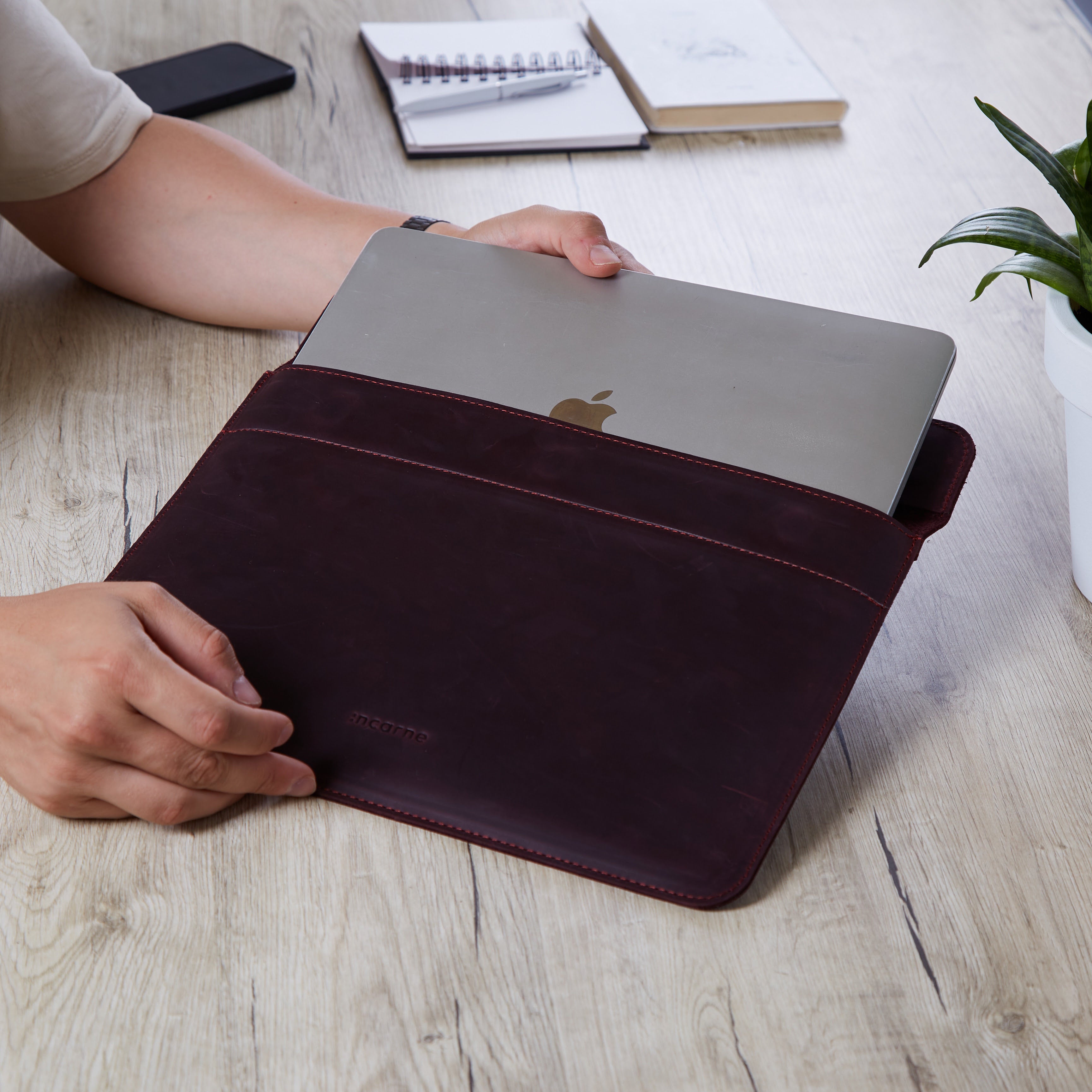 Husă pentru laptop Klouz, burgund (vintage)