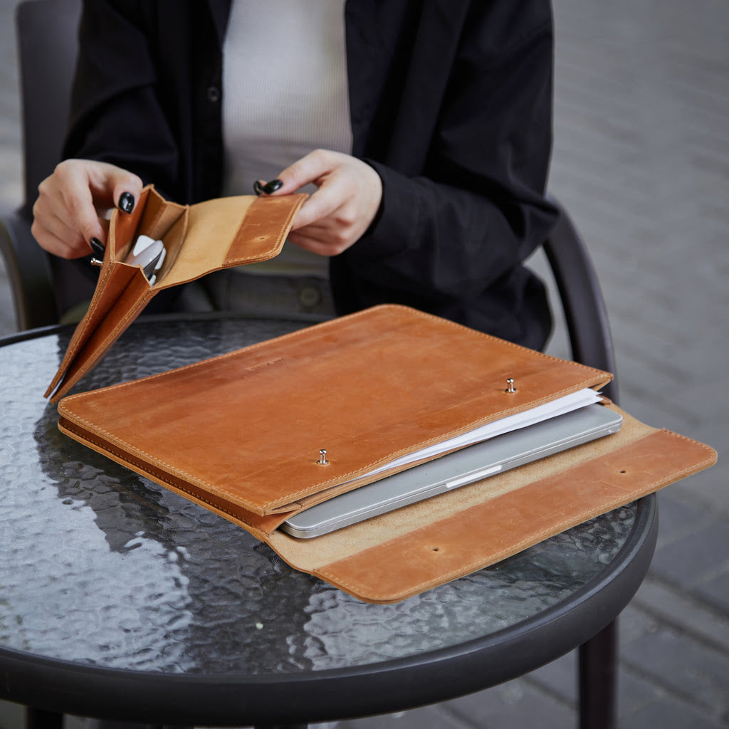 Set cadou: Neat husa de laptop + Organizator pentru cabluri Keep