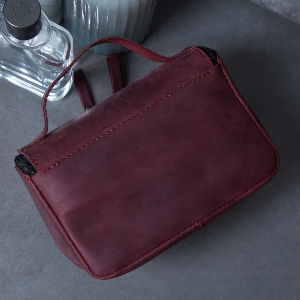 Timeless leather toiletry bag - INCARNE® Ukraine