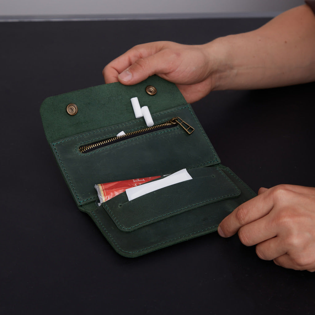 Tobacco organizer Roll Master made from vintage leather